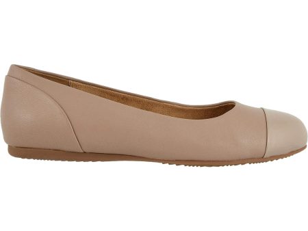 Women s SoftWalk Sonoma Cap Toe Taupe Leather Hot on Sale